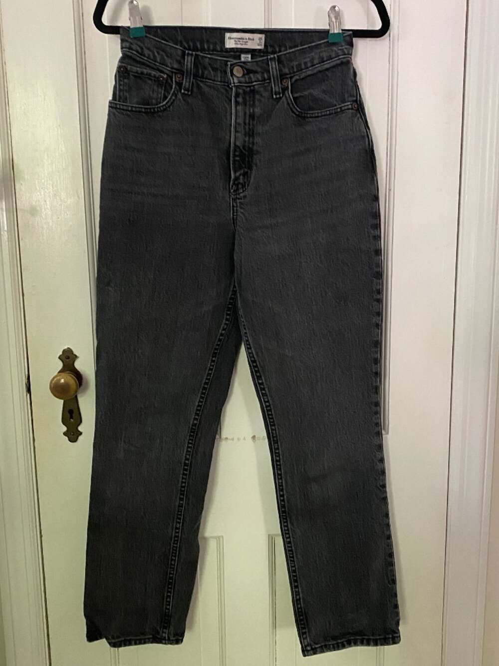 Abercrombie & Fitch The '90s Straight Ultra High Rise Jeans